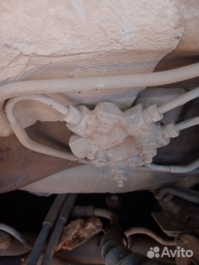 Тормозной тройник Toyota Avensis 1