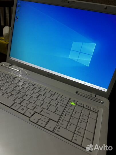Ноутбук Toshiba 17.3