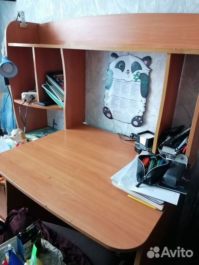 Продам компьютерный стол, возможен торг