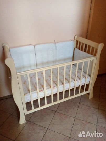 Детская кроватка-трансформер с вещевыми ящиками