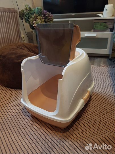 Туалет-домик для кошки. Закрытый, с дверцей