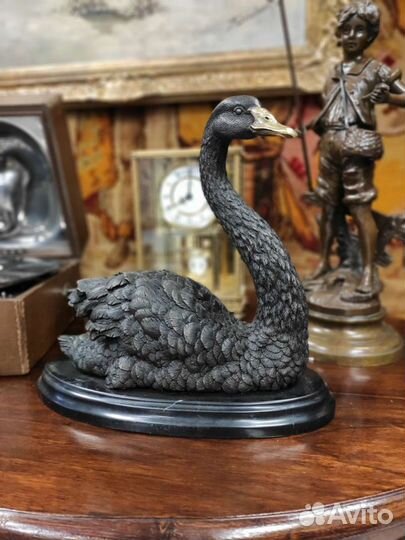 Лебедь бронза Париж