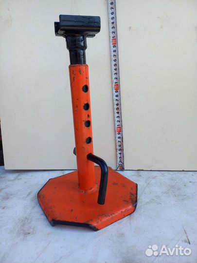 Подставка под автомобиль регулируемая