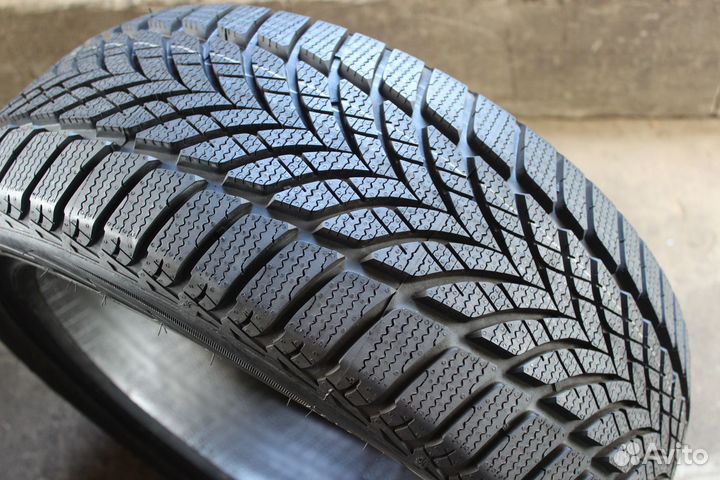 Goodyear UltraGrip Ice 2 225/45 R17 94T