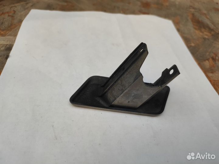 Крышка форсунки омывателя Nissan Almera N16 00 -06