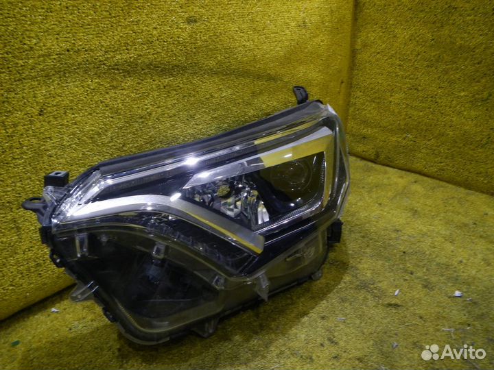 Фара левая Toyota Rav 4 CA40 (2015-2019) LED