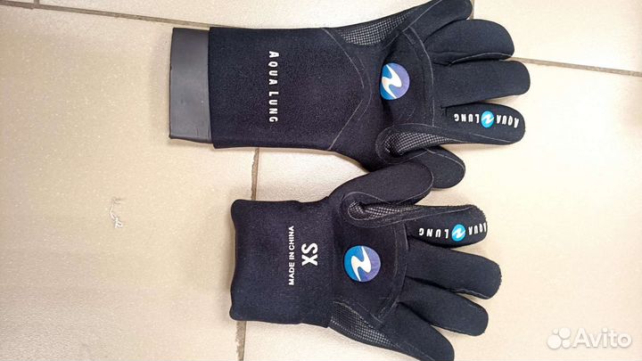 Гидрокостюм, шлем, майка, перчатки, боты