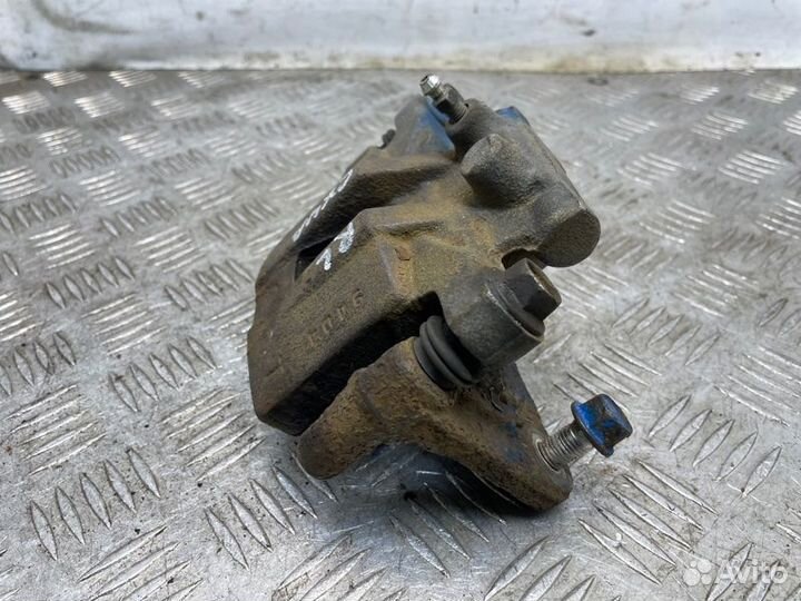 Суппорт тормозной задний левый Mitsubishi