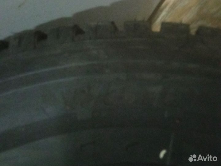 Bridgestone Blizzak W810 195/70 R15 104