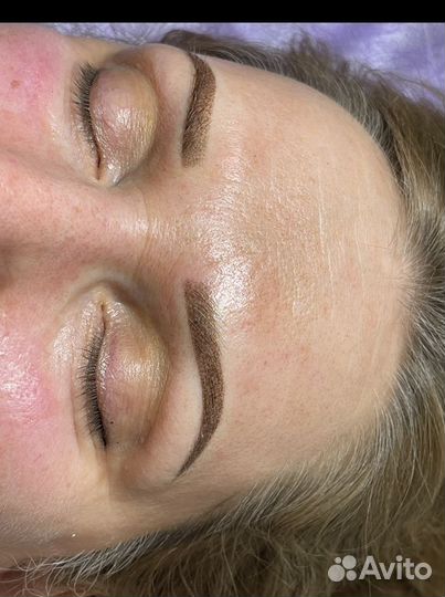 Бровист, мастер перманентного макияжа