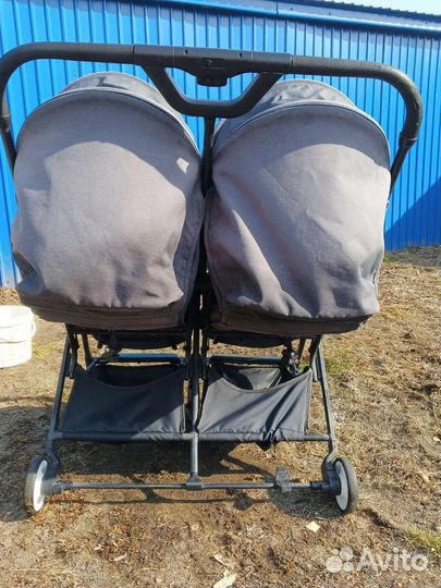Коляска для двойни