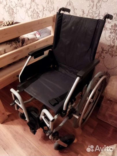 Инвалидная коляска новая