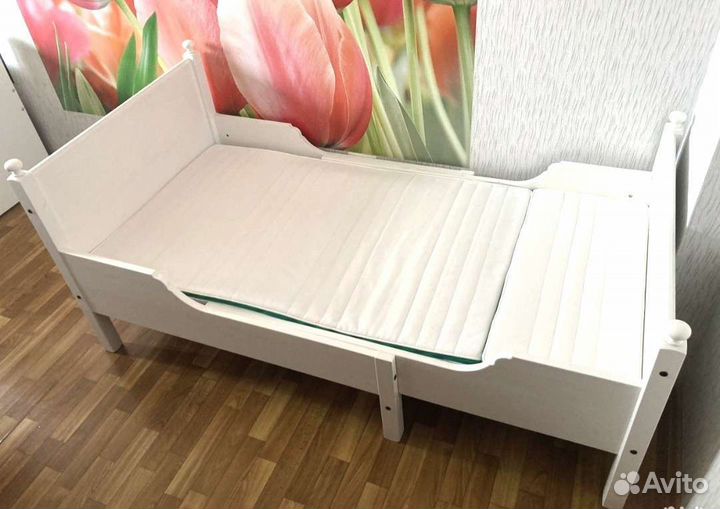 Раздвижная кровать IKEA с матрасом