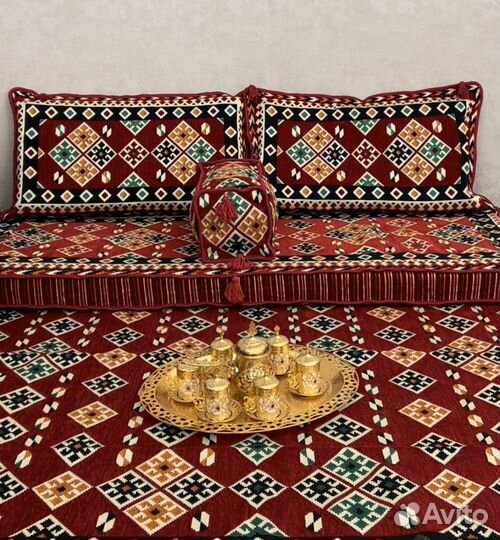 Восточный диван топчан