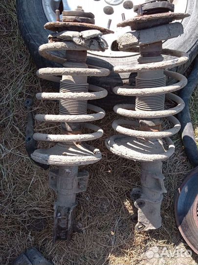 Стойка передняя Volvo S80