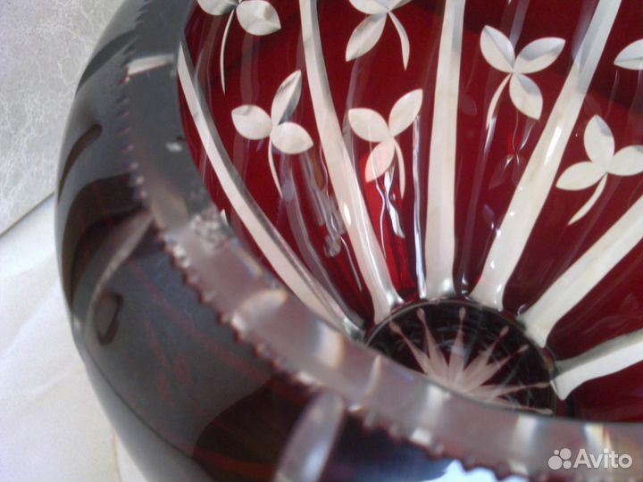 Ваза хрустальная (рубин) в виде чаши, 50-е годы