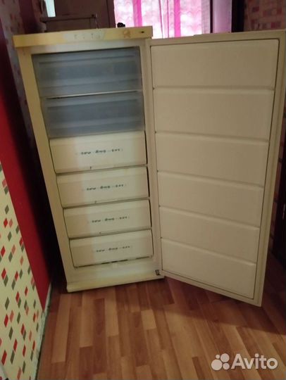 Морозильная камера Whirlpool бу