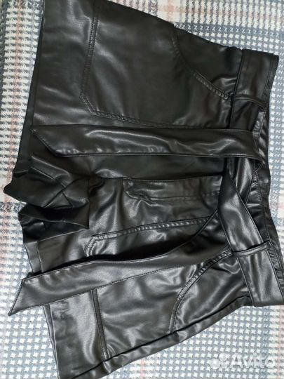 Шорты zara из экокожи L