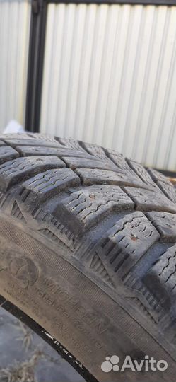 Michelin X-Ice North 4 225/50 R17