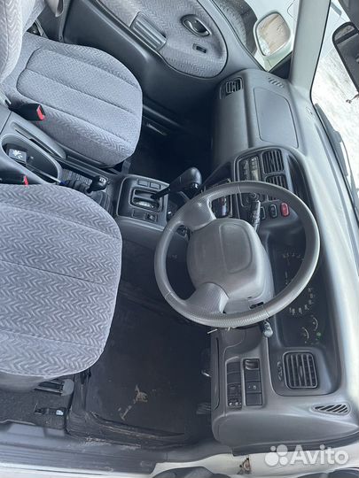 Suzuki Escudo 2.0 AT, 2000, 302 000 км