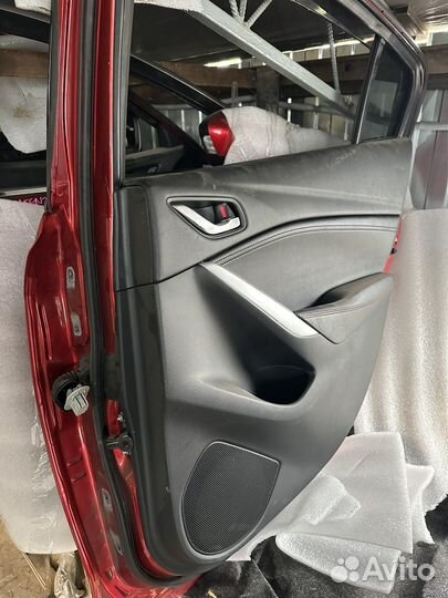 Обшивка двери задняя правая mazda 6 gj