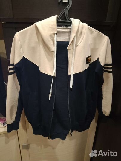 Спортивный костюм