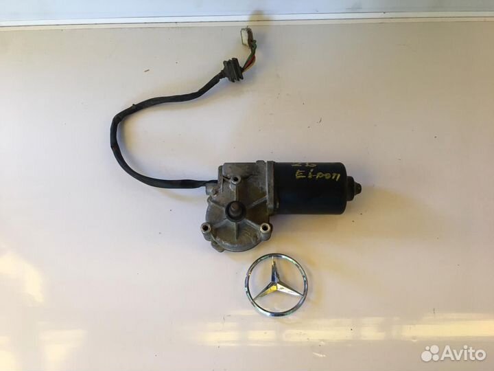 Мотор стеклоочистителя перед Mercedes C CLK