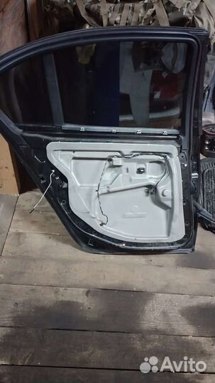 BMW e60 задняя левая дверь 475 цвет
