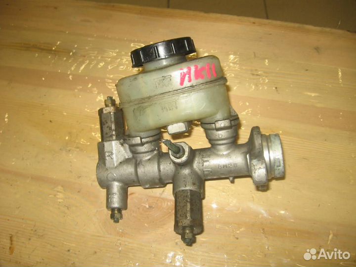 Главный тормозной цилиндр nissan AZ10, AK11, cube