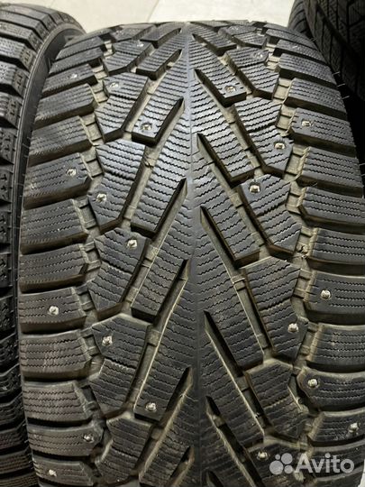 Pirelli Ice Zero 295/40 R21