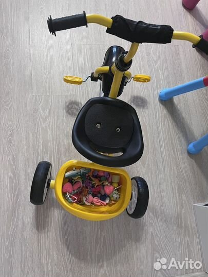 Трехколесный велосипед для малышей