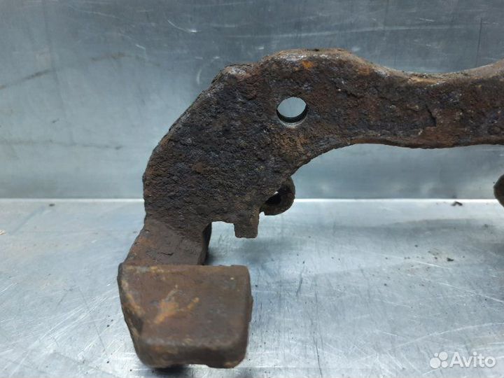 Скоба суппорта переднего Ford Focus II 2008-2011