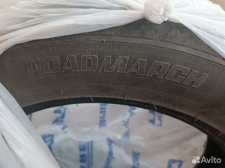 Roadmarch Snowrover 868 235/55 R19