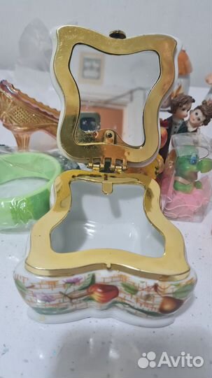 Шкатулка фарфор