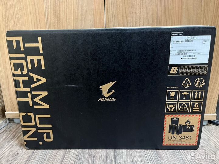 Ноутбук Gigabyte Aorus 15 BSF i7 13700\ 4070 новый