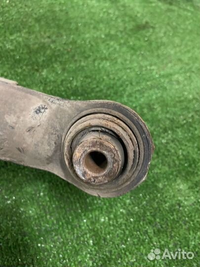 Рычаг нижний задний правый Honda civic 8 4d