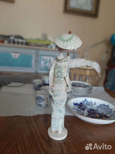 Статуэтка гейша