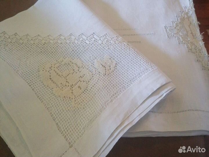 Старинная выбитая скатерть
