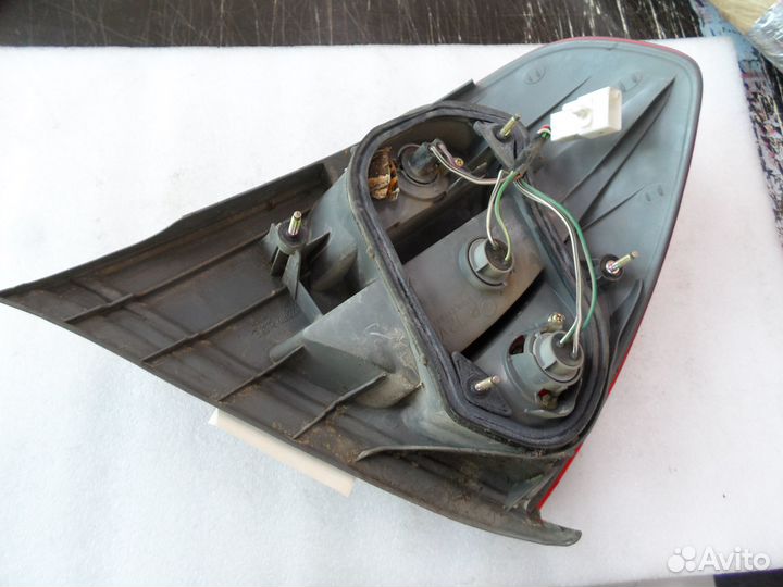 Задний фонарь Toyota Prius, NHW10 правый