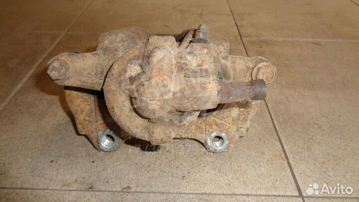 Суппорт передний правый Opel Corsa D