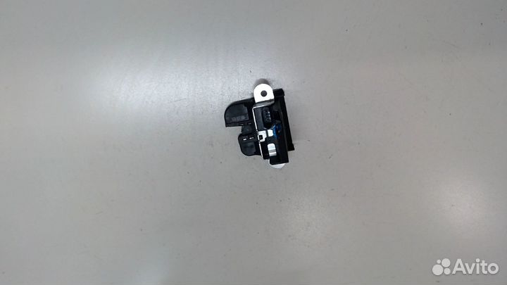 Замок багажника Volkswagen Golf 7, 2016