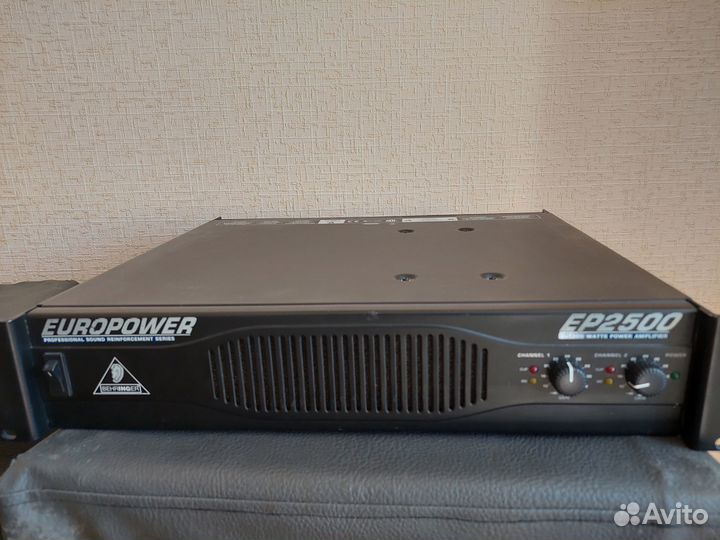 Усилитель Behringer EP 2500
