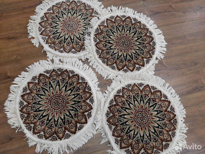 Сидушки на стулья новые