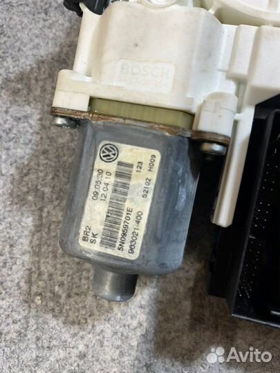 Мотор стеклоподъемника передний правый Volkswagen