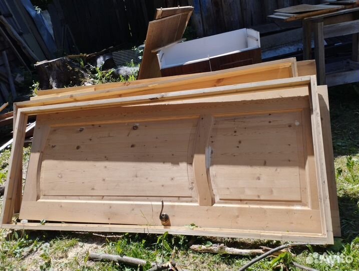 Дверь деревянная