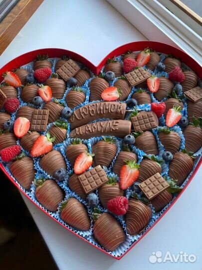 Клубника в шоколаде букеты