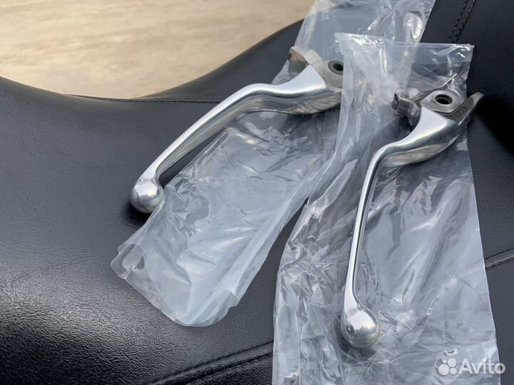 Грипсы и рычаги HD M8 107