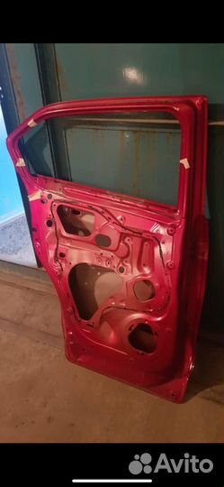 Дверь задняя левая