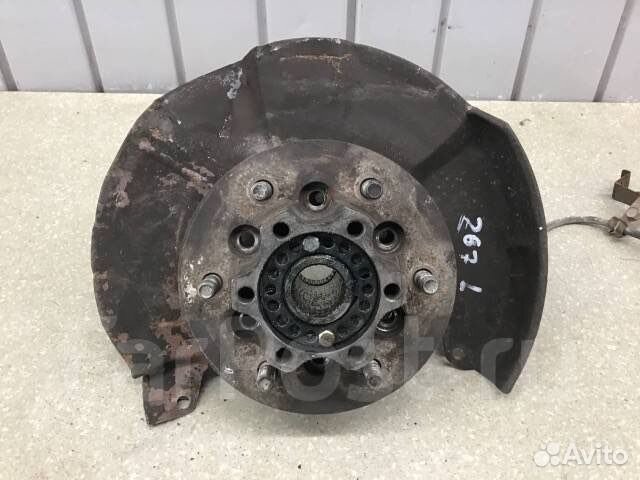 Кулак передний левый правый Mitsubishi Challenger