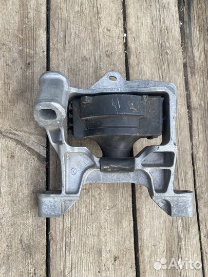 Опора двигателя Mazda